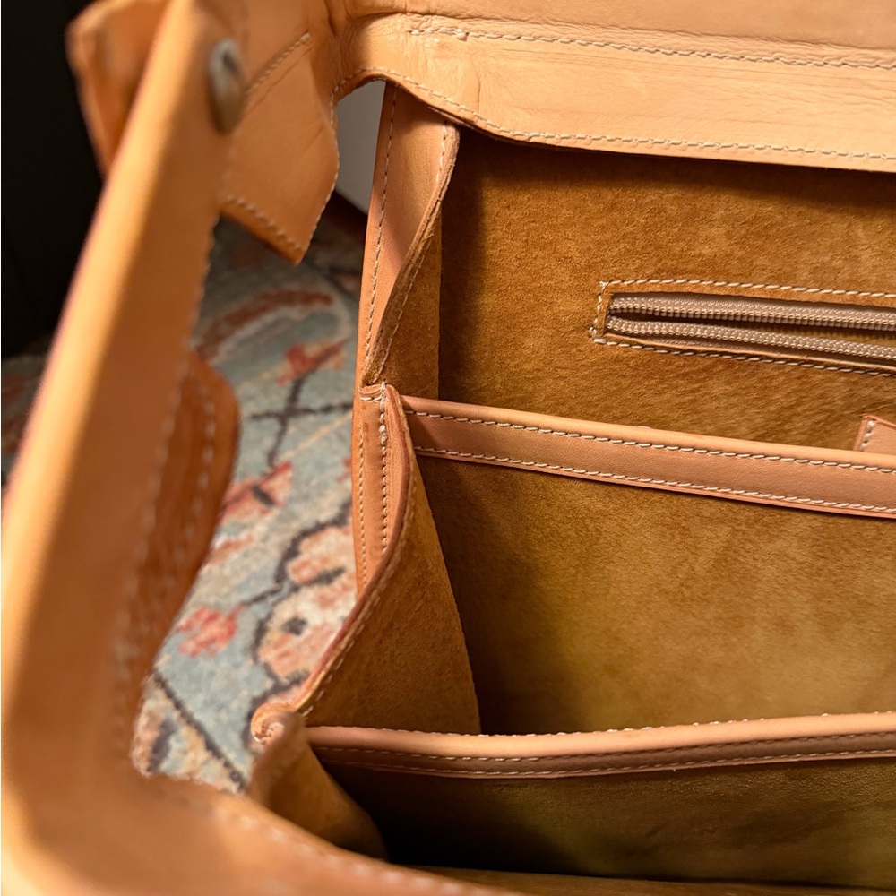 NWOT Rare BREE satchel in natural leather with lock and key - Picture 6 of 10